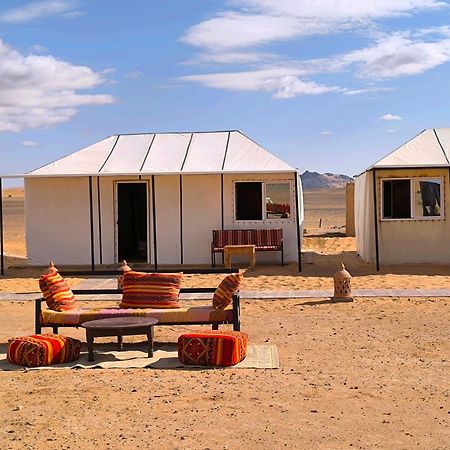 Отель Luxury Bega Camp Мерзуга Экстерьер фото