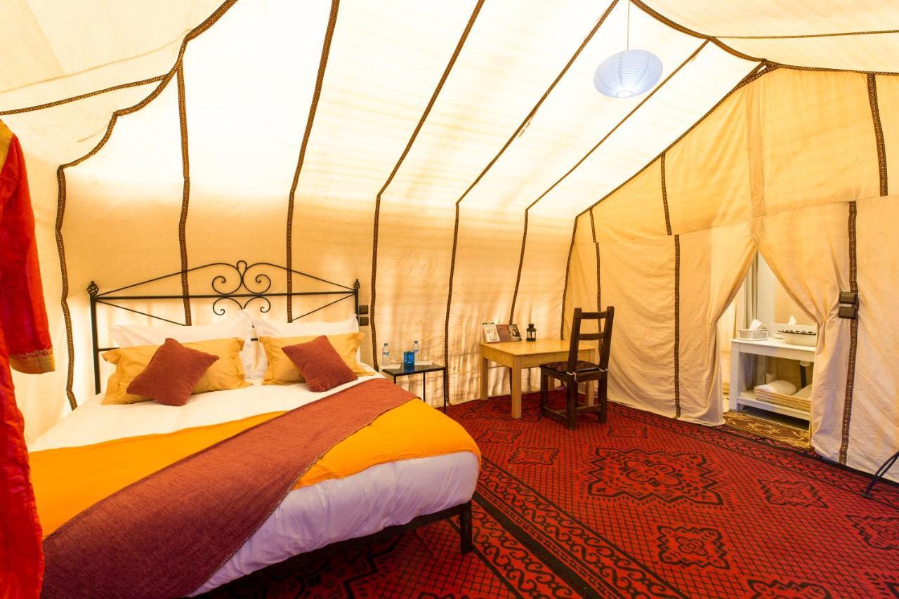 Отель Luxury Bega Camp Мерзуга Экстерьер фото
