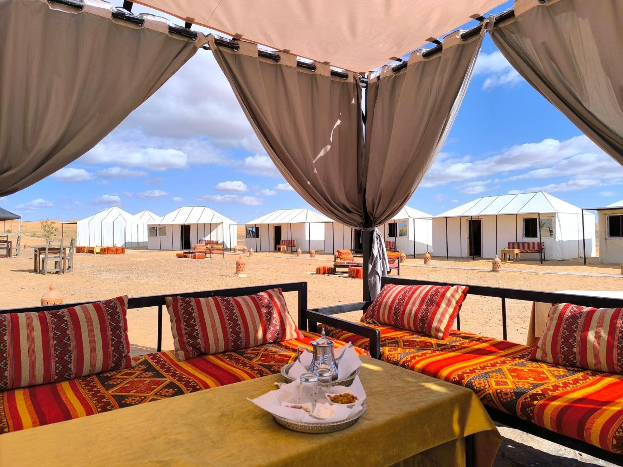 Отель Luxury Bega Camp Мерзуга Экстерьер фото