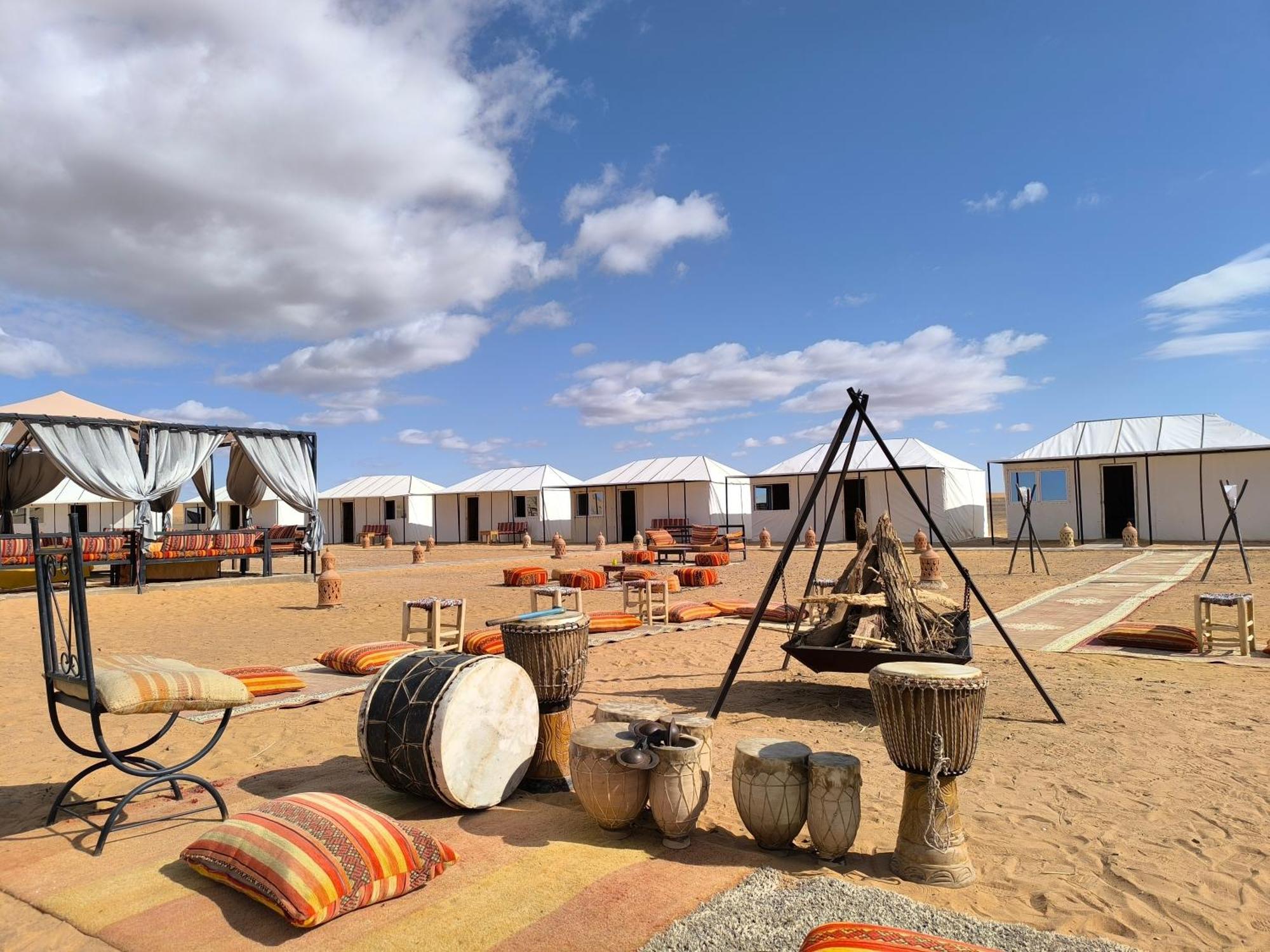 Отель Luxury Bega Camp Мерзуга Экстерьер фото