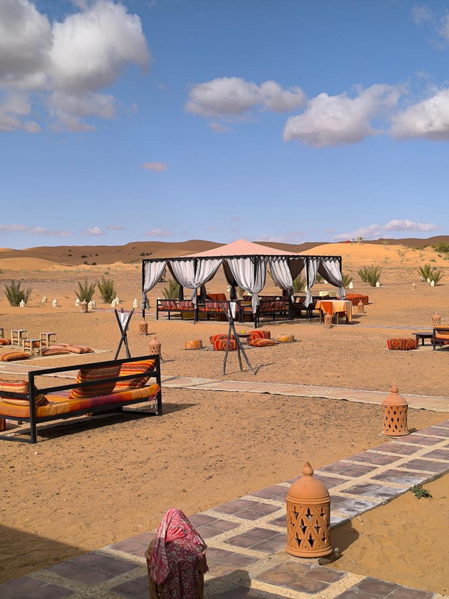 Отель Luxury Bega Camp Мерзуга Экстерьер фото
