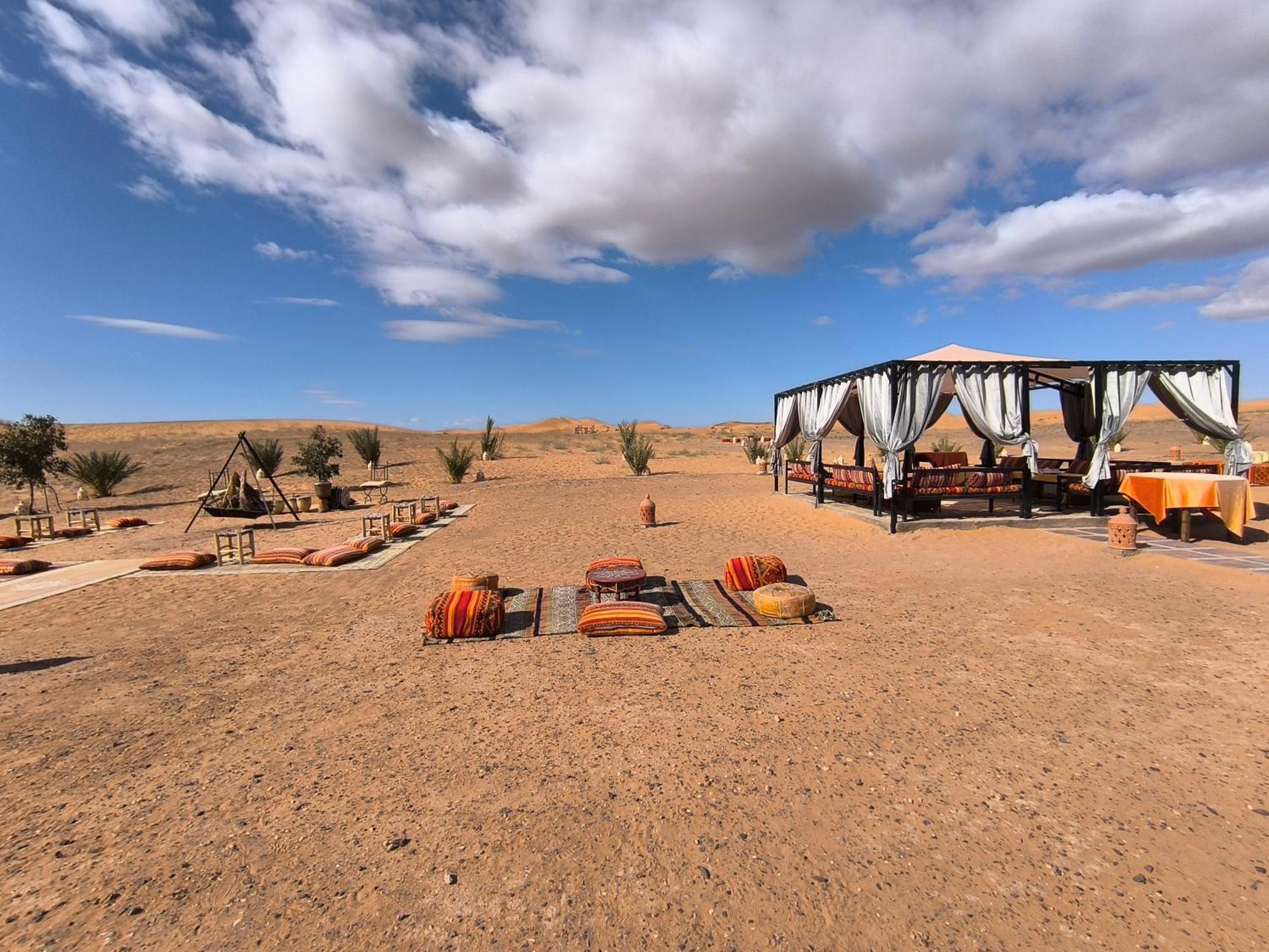 Отель Luxury Bega Camp Мерзуга Экстерьер фото